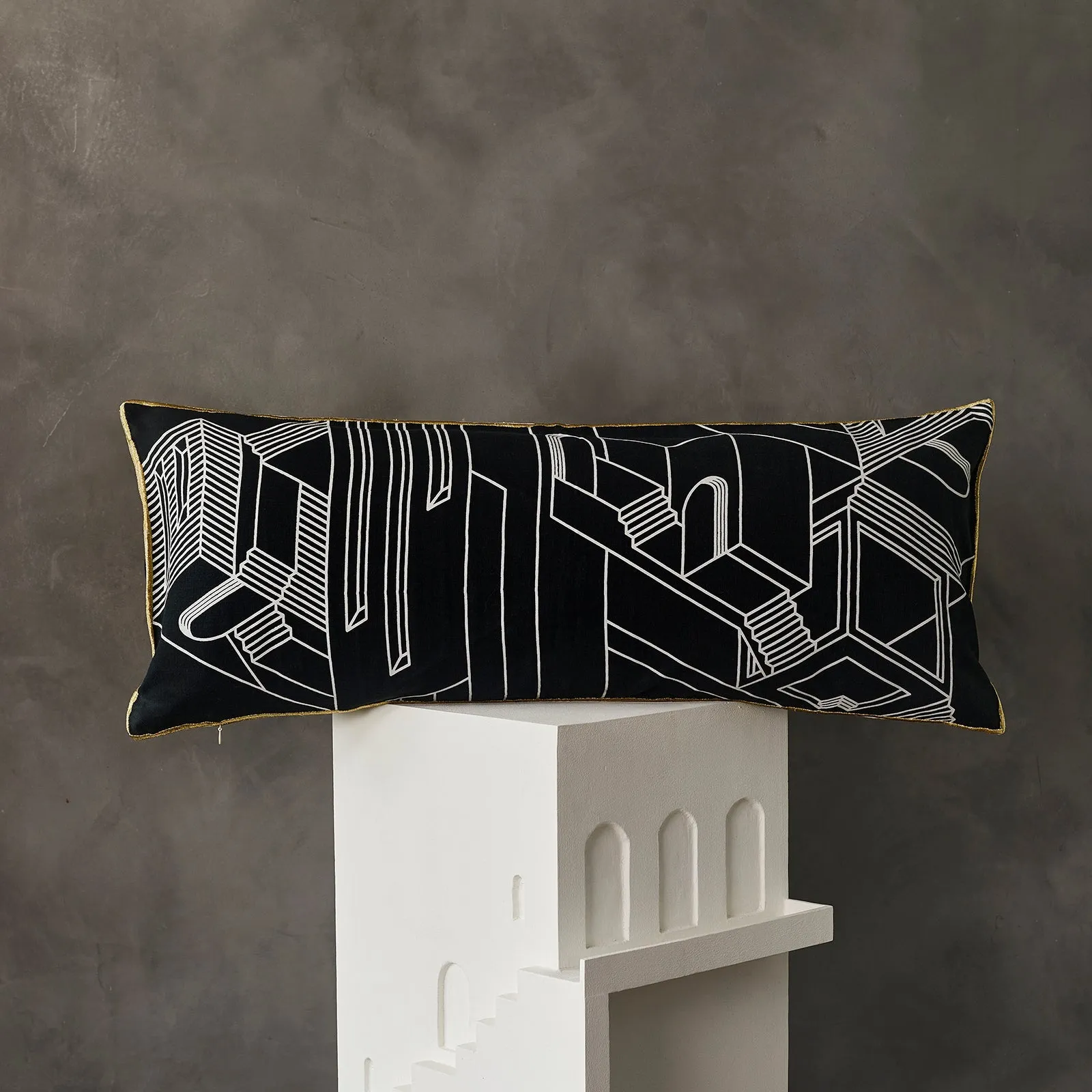 2 Faced Cushion - Black Streetscape